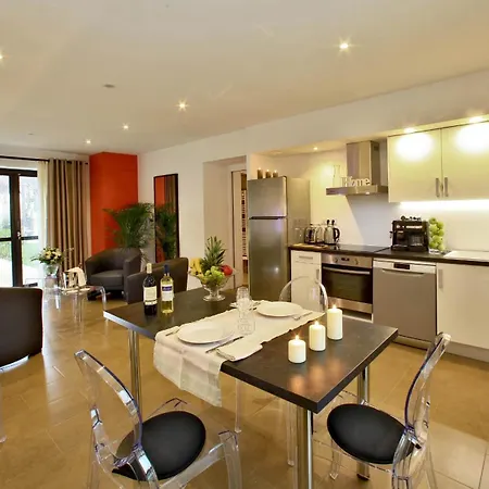 アパートホテル ル ポルシュ ドゥ サルラ