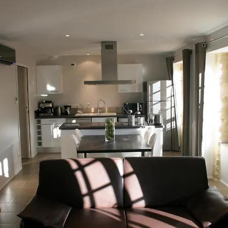 Le Porche De Aparthotel 4*