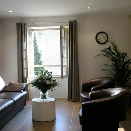 Le Porche De Aparthotel