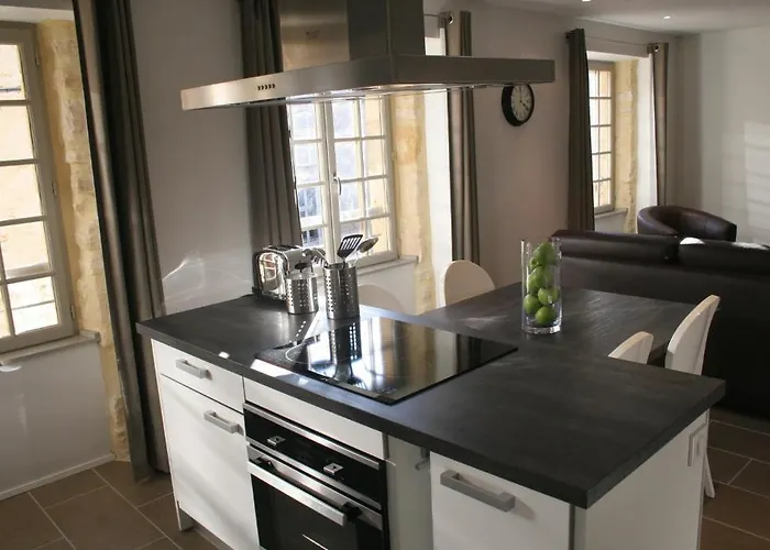 ル ポルシュ ドゥ サルラ 4* サルラ・ラ・カネダ